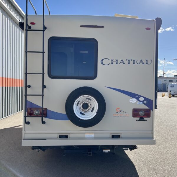 2019 Chateau 24F 6949 exterior rear