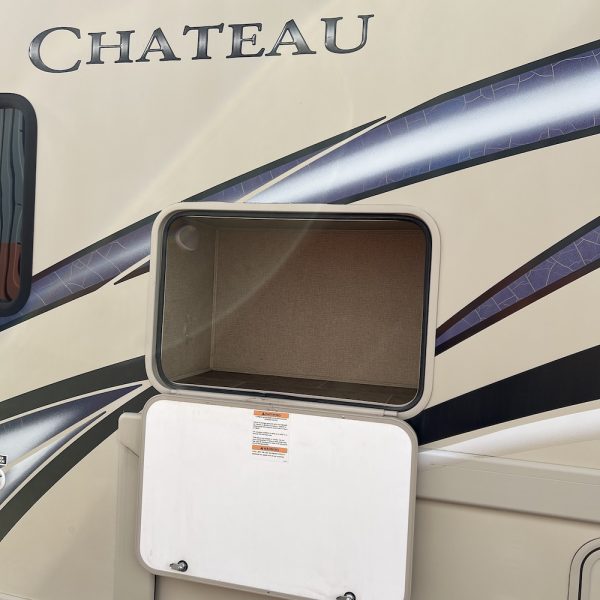 2019 Chateau 24F 6949 exterior storage 3