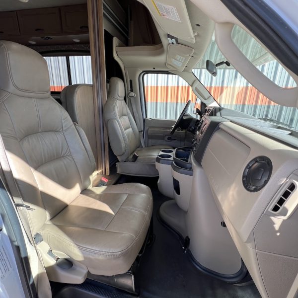 2019 Chateau 24F 6949 passengers seat