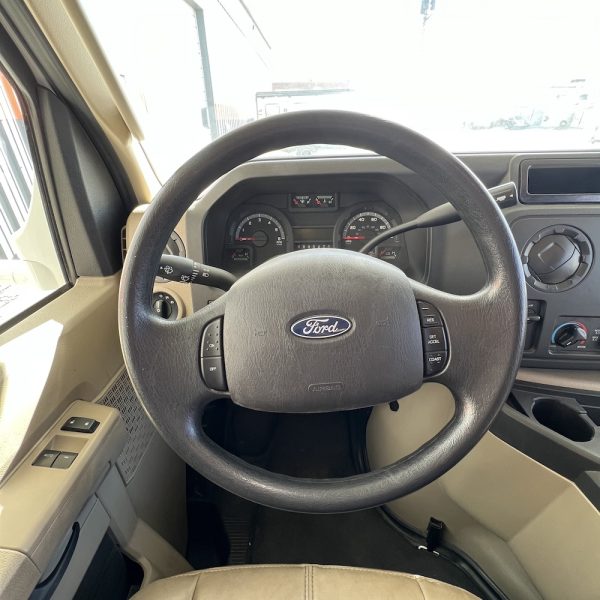 2019 Chateau 24F 6949 steering wheel