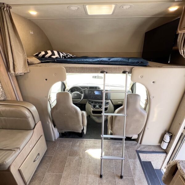 2019 Chateau 24F 6949 upper cab bunk 1