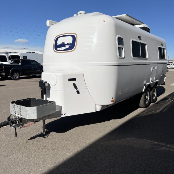 2025 Legacy Elite II Twin 5045 exterior right front