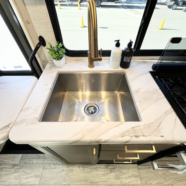 2025 Thor Chateau 24F 6333 kitchen sink