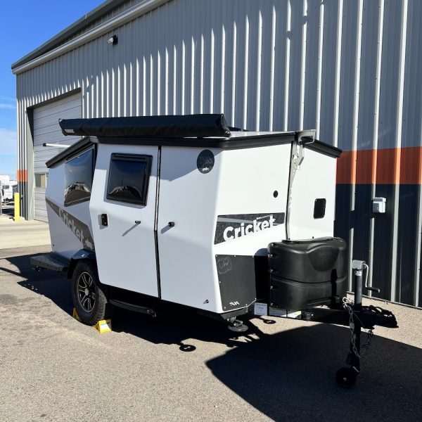 2023 TAXA Cricket 9049 exterior front right closed